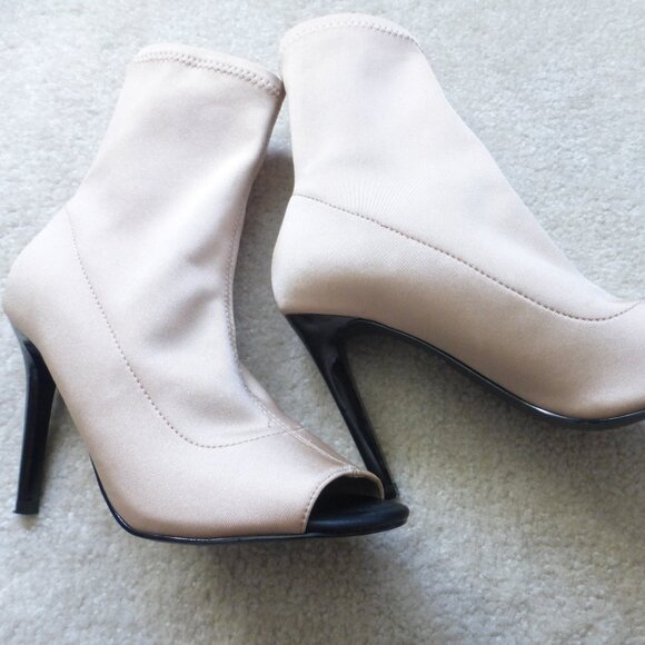CALL IT SPRING tan pull-on sock mid-ankle booties - Picture 11 of 11